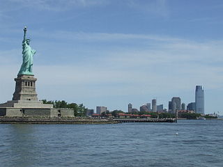 320px-0328Jersey_City_Statue_of_Liberty