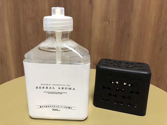 セリアで大人気 シンプル虫よけをダイソーのトレーで玄関ドアに 日々のくらし手帖 Powered By ライブドアブログ セリアで大人気 シンプル虫よけをダイソーのトレーで玄関ドアに 日々のくらし手帖 Powered By ライブドアブログ