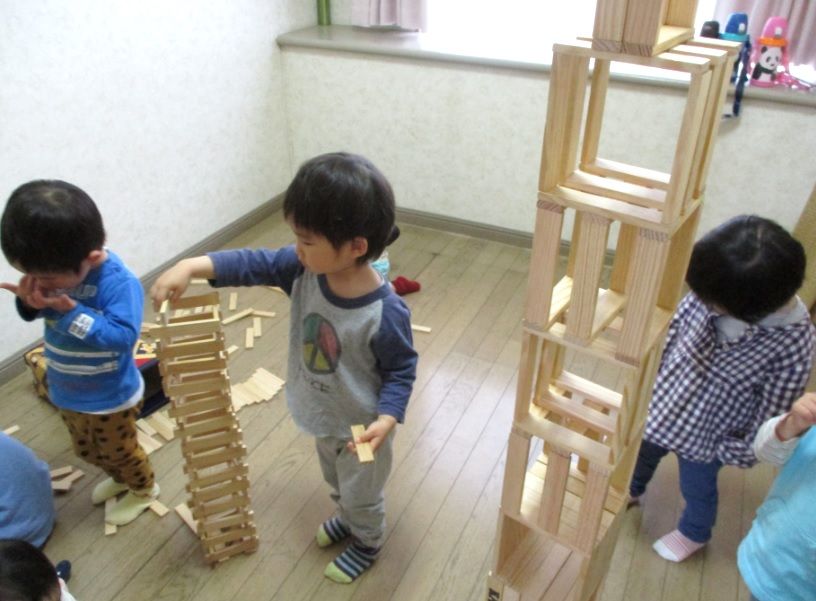 1 2歳児クラスのペースで過ごす ひだまりおやこ園 旧 ひだまり保育園 1 2歳児クラスのペースで過ごす ひだまりおやこ園 旧 ひだまり保育園