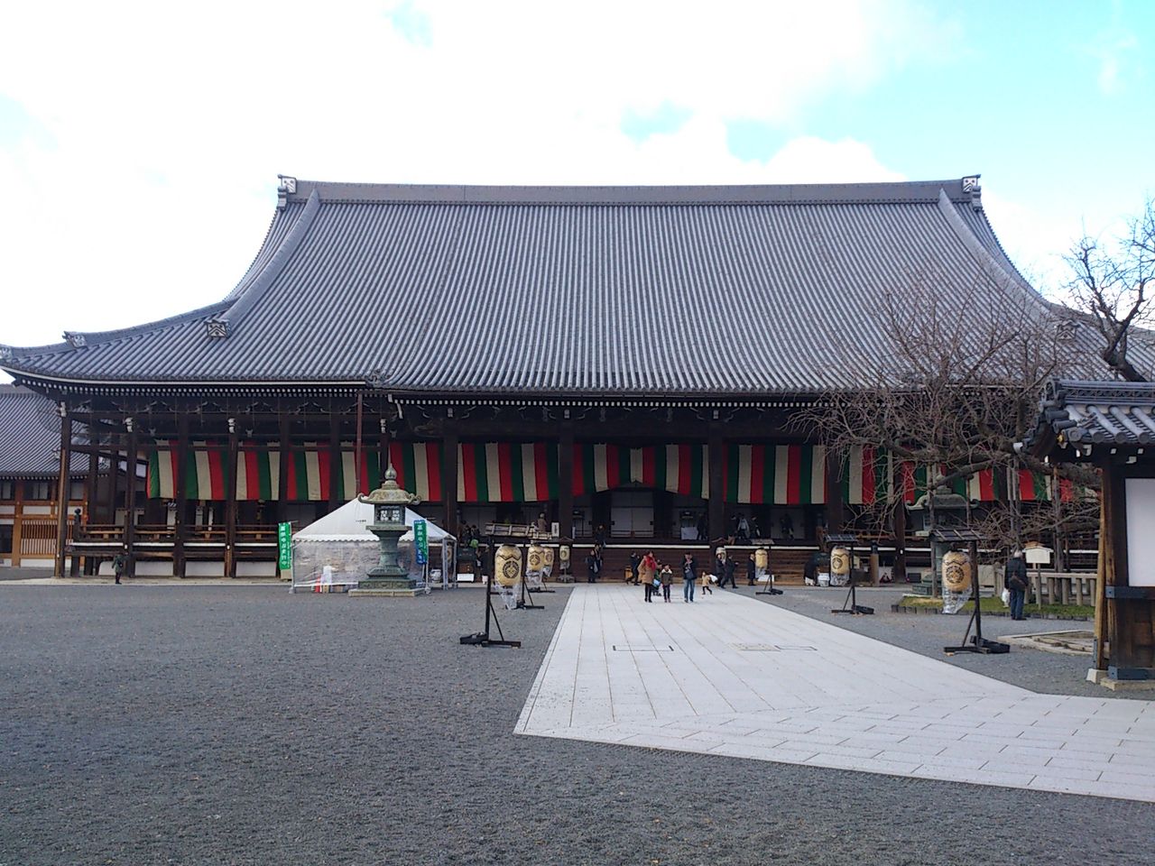真宗 西本願寺 1 日蓮正宗大石寺客殿とは浄土真宗東西本願寺御影堂に対抗して建てたパクリ建築である 一般社団法人 仏教宗学研究会 公式ブログ 真宗 西本願寺 1 日蓮正宗大石寺客殿とは浄土真宗東西本願寺御影堂に対抗して建てたパクリ建築である 一般社団法人 仏教宗学研究会 公式ブログ
