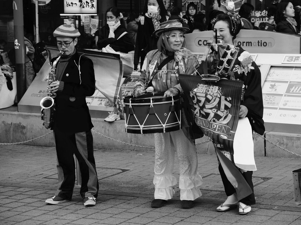 チンドン屋さん プーやんパパの日常