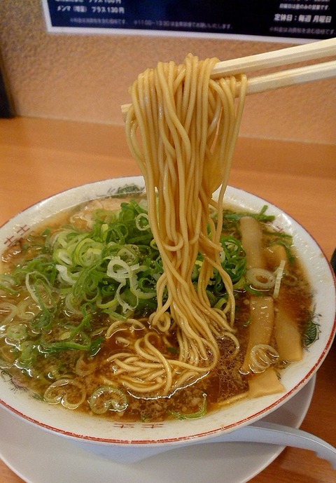 特選らーめん(硬麺+ネギ多目)②