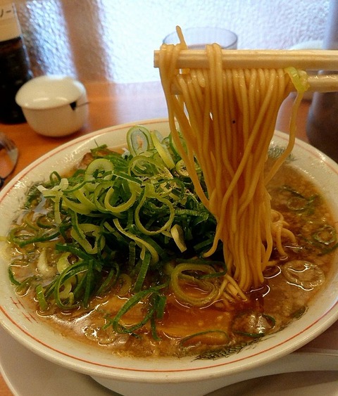 特選しょうゆ(硬麺＋ネギ多目)②