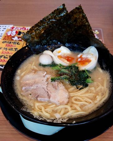 味玉ラーメン(醤油)硬麺②