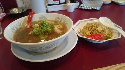 Aセット(ラーメン(並)+炒飯(小))