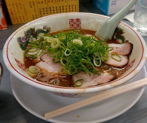 チャーシューメン(並)硬麺+ネギ多目+脂普通①