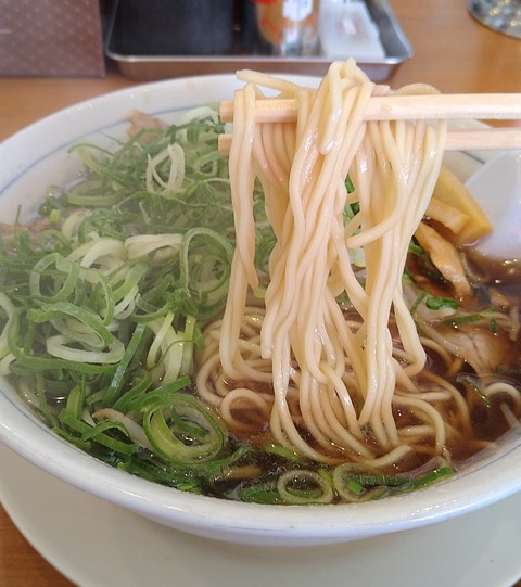 たかばしラーメン(並)硬麺+ネギ多目
