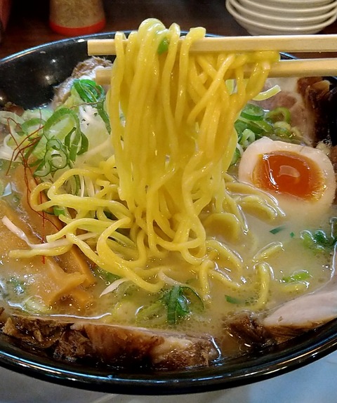 鶏そばチャーシュー麺②