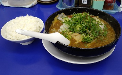 カレーラーメン(細麺+硬麺+ネギ多目)+ライス(小)