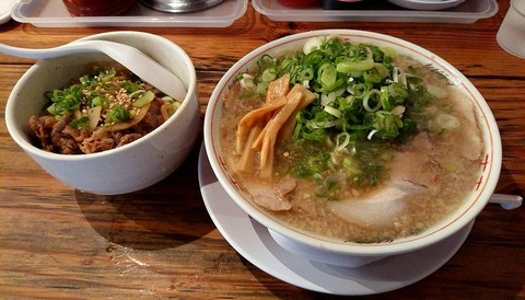 日替わり定食(喝采らーめん こってり+硬麺+ネギ多目+ミニ焼肉丼)