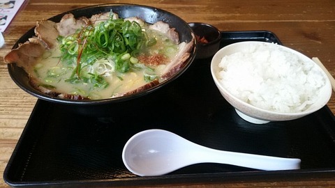 ライスセット(チャーシュー麺へチェンジ 硬麺+ネギ増し)