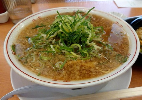 特選らーめん(並)硬麺+ネギ多目