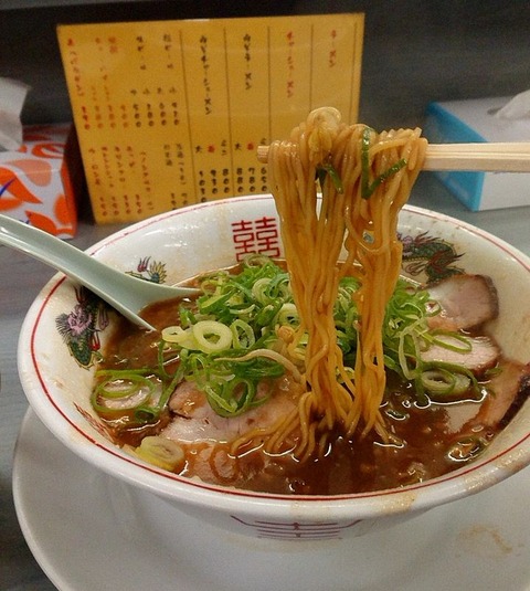 チャーシューメン(並)硬麺+ネギ多目+脂普通②