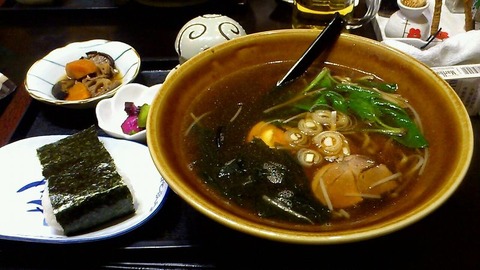 醤油らーめん+おにぎり梅定食
