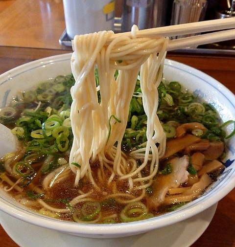 たかばしラーメン(大)硬麺+ネギ多目②