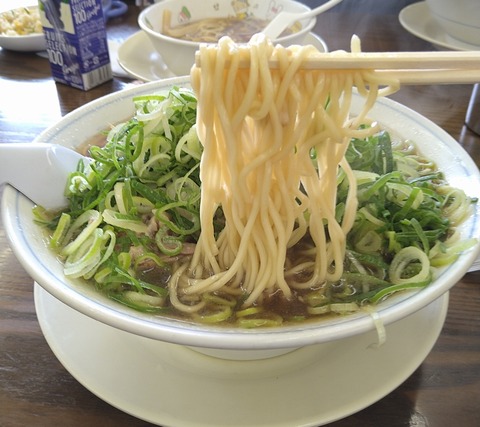 たかばしラーメン(大)硬麺+ネギ多目②