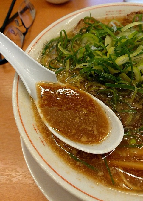 特選しょうゆ(硬麺＋ネギ多目)③