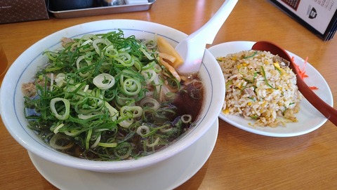 たかばしラーメン(並)硬麺+ネギ多目+炒飯セット
