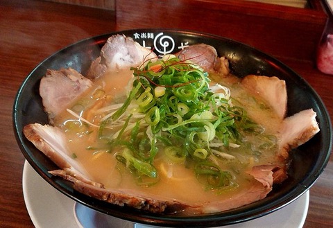 鶏そばチャーシュー大盛+硬麺+ネギ多目