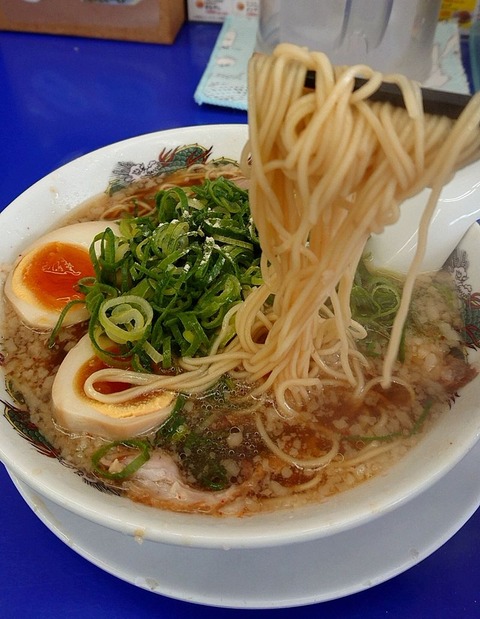 味玉ラーメン(硬麺+ネギ多目)②