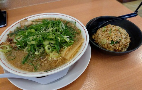 特選らーめん(硬麺+ネギ多目)+ミニ炒飯セット