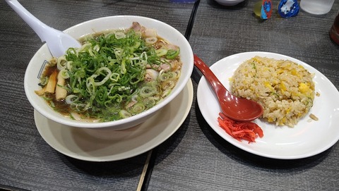 たかばしラーメン(並)硬麺+ネギ多目+炒飯セット