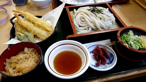 天ざるセット季節の炊込みご飯