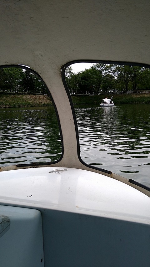 先ずはボートに乗りたいと2