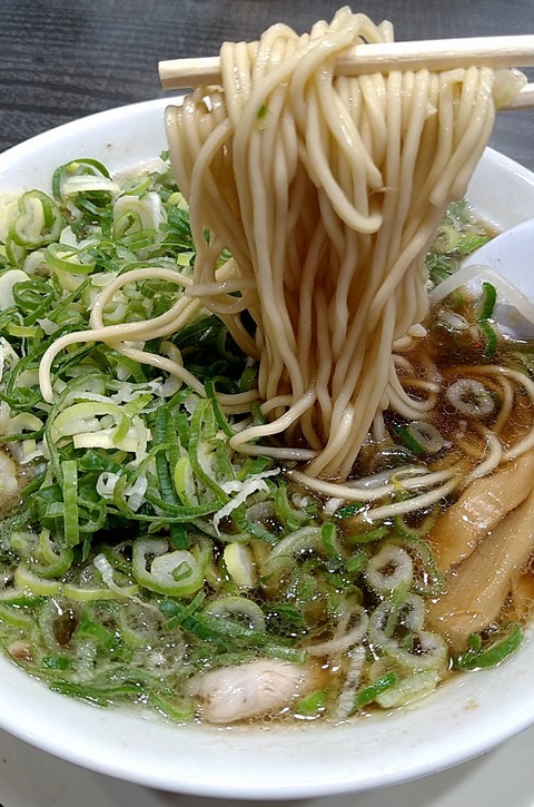 たかばしラーメン(並)硬麺ネギ多目②