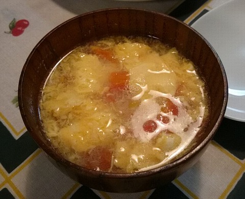 たまごとトマトのスープ