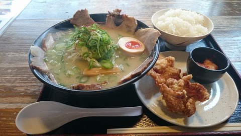 唐揚げセット(チャーシューへチェンジ)麺硬+ねぎ増し①