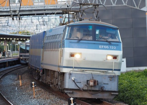 15:28 2059レ EF66-122吹田