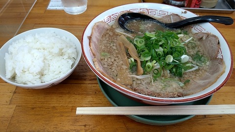 チャーシューメンとライス小