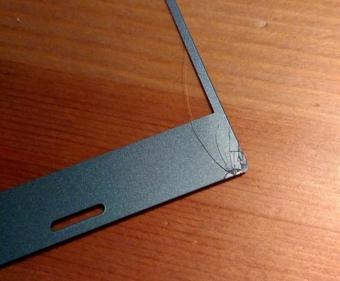 液晶保護強化ガラス割れた・・・②