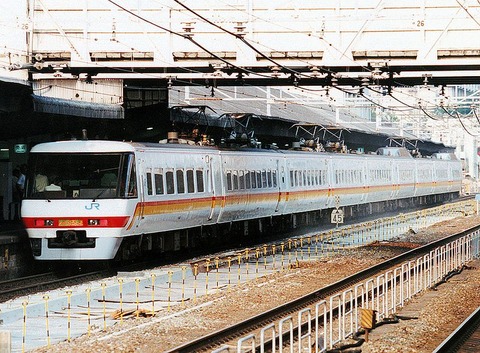 JR_West_kuro380_super_kuroshio_kyoto