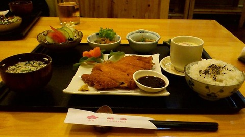 チキンカツ定食