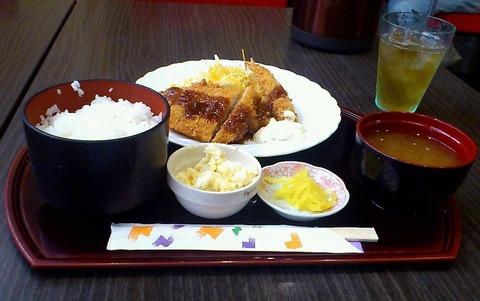 とんかつとエビフライ定食