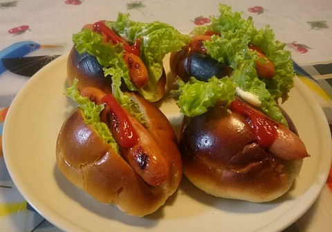 自家製リーフレタスと粗挽きウィンナーサンド