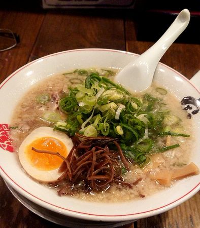 宝ラーメン(硬麺+ネギ多目)①