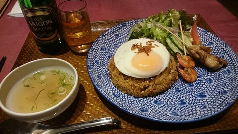 ナシゴレン&チキンとシュリンプのサテ①