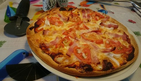 ベーコンとトマトのPizza