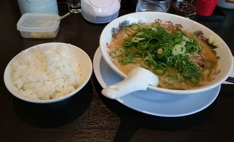 こってり麺硬ねぎ増し+ライス(小)