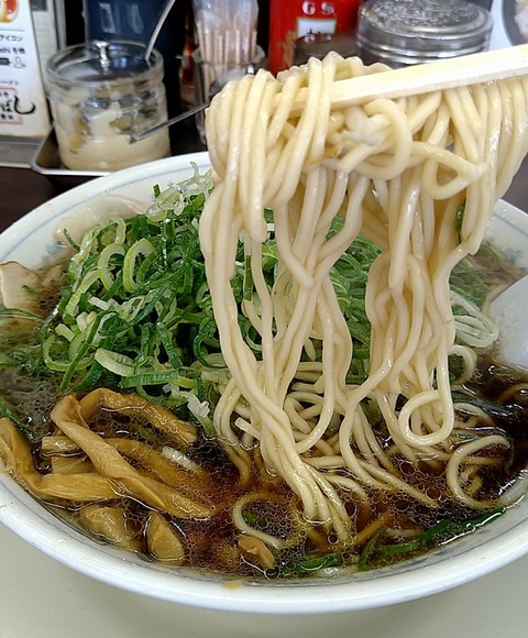 たかばしラーメン(並)硬麺+ネギ多目②