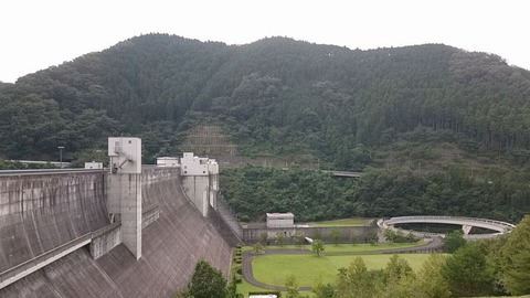 ダム