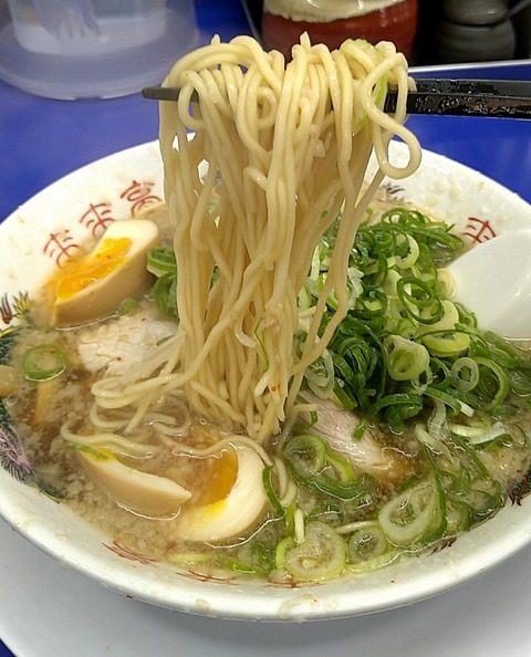味玉ラーメン(硬麺+ネギ多目)③