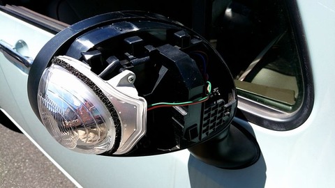 +ネジ1本で取りつけ①