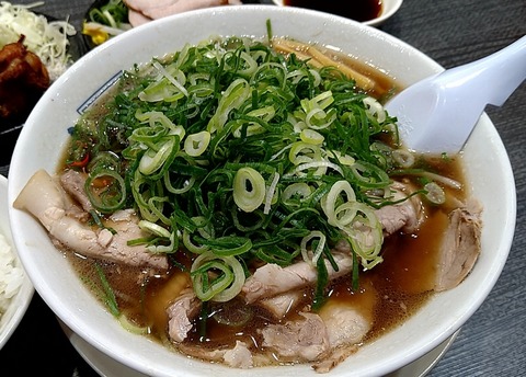 たかばしラーメン(並)硬麺+ネギ多目