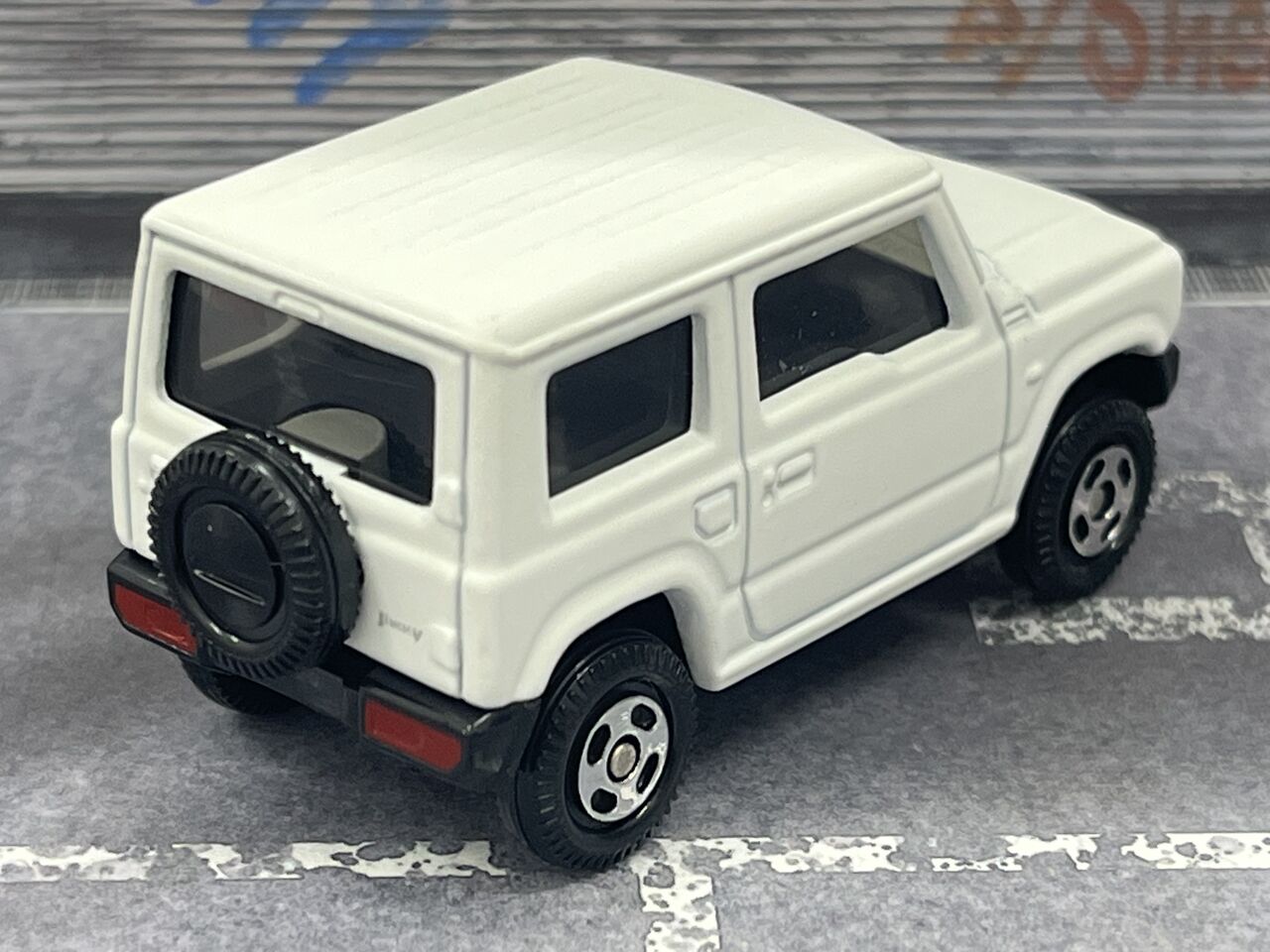 【限定】トミカ　まとめ売り　５台　スズキ ジムニー ホワイトトミカVer. 残り一個！ トミカ スズキ ジムニー ホワイトトミカVer. - メルカリ