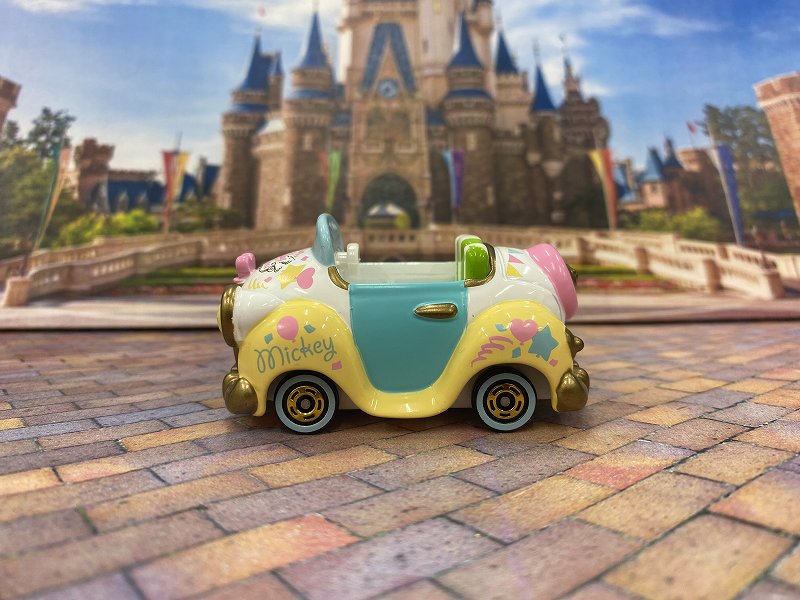 《新品》ディズニーモータース ミッキー＆ミニー バースデーエディション2021 ミッキーマウスの車(フィギュアつき)2021バースデーver.・・・第329回