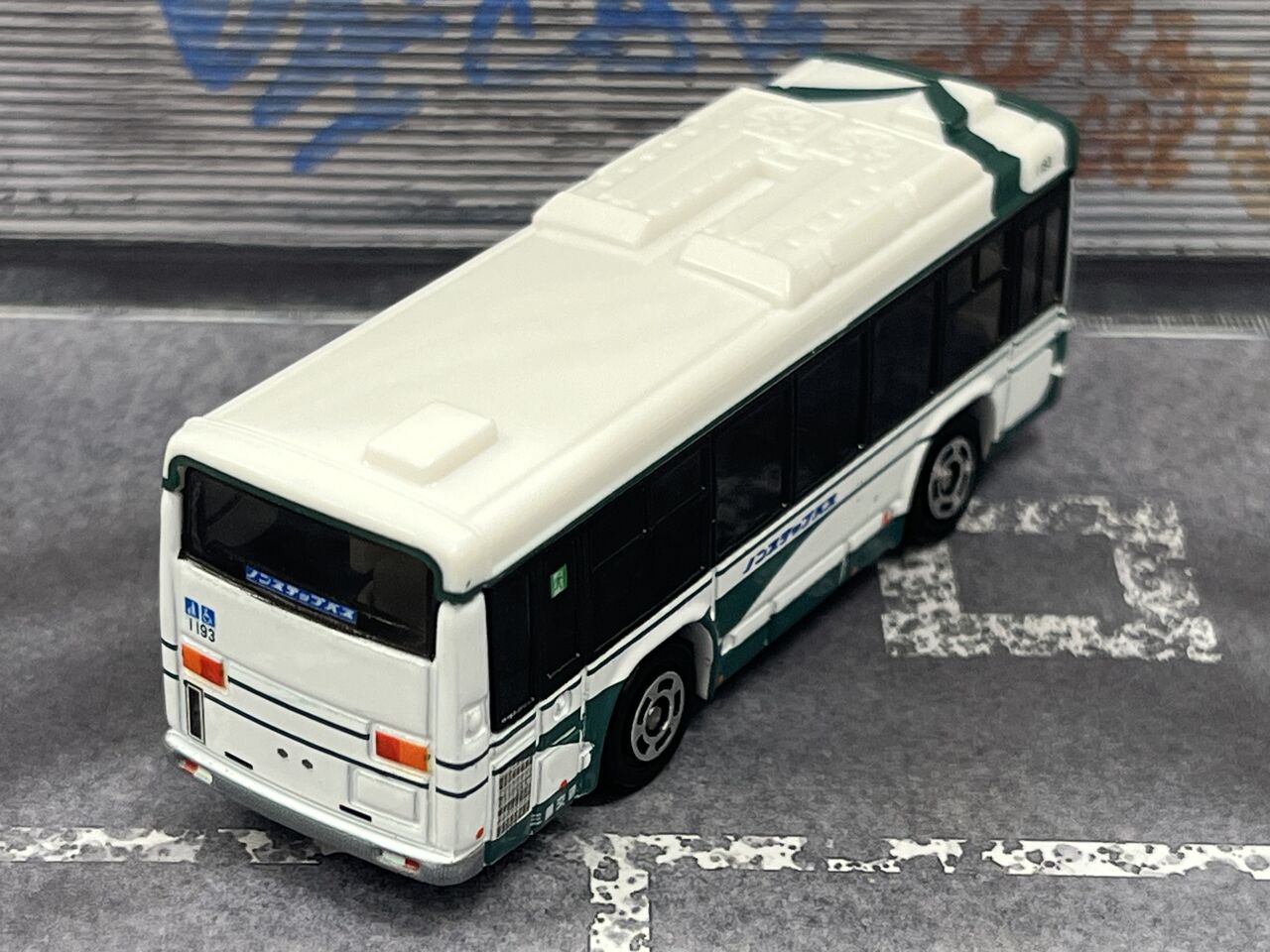 トミカ 三重交通バス 5個セット 新品未開封 三交バスのトミカが人気 翌日売り切れ、転売も「販売方法を検討